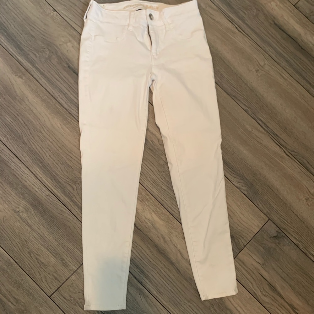 AE white jeans